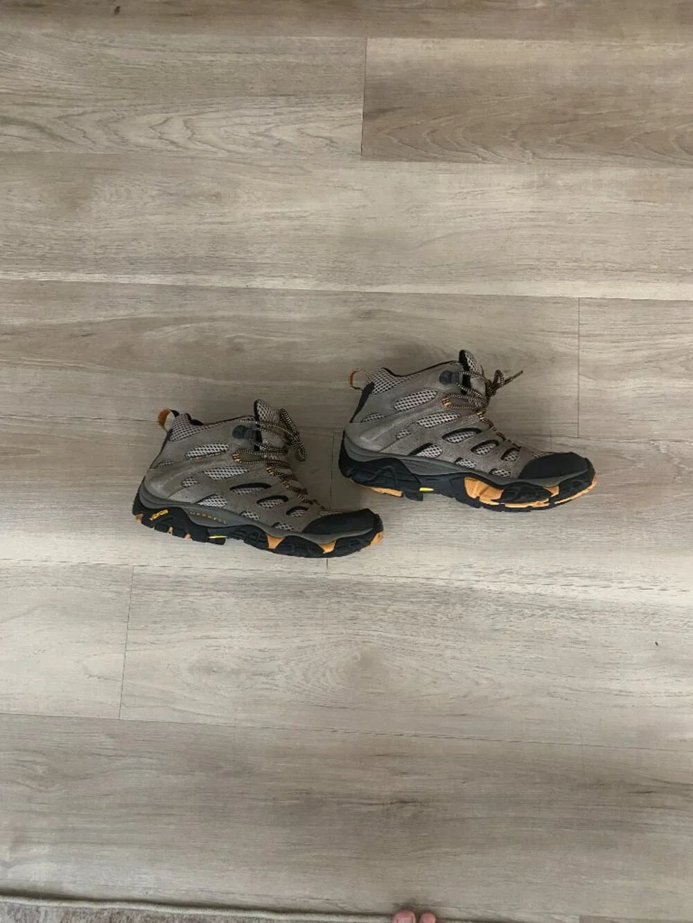 Merrell Moab Hiking Shoes | Women’s 11 | Men’s 9 | Walnut Vibram Trail Outdoor